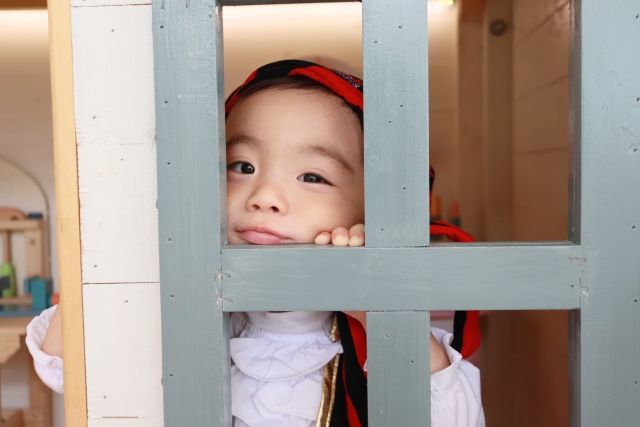 作為一名兒童活動現場的主持人，需要做的功課不只是如何帶領現場氣氛活絡，而是去理解跟傾聽、觀察孩子背後的心理需求。照片來自於photo-ac.com