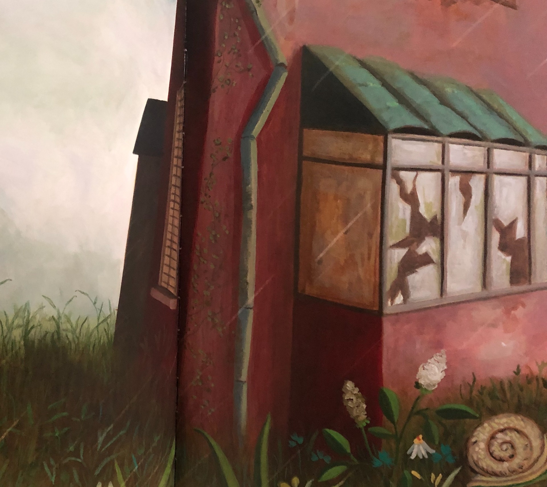 當它的家人搬離開時，房子的屋況開始產生變化，每況愈下，這是第二部分。